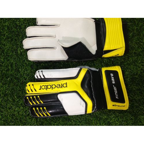 Predator Goal Keeper Glove – Grip & Power for Epic Saves